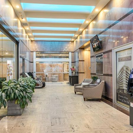 Luxury 2-Bedroom Condo Steps Away From The French Quarter نيو أورلينز المظهر الخارجي الصورة