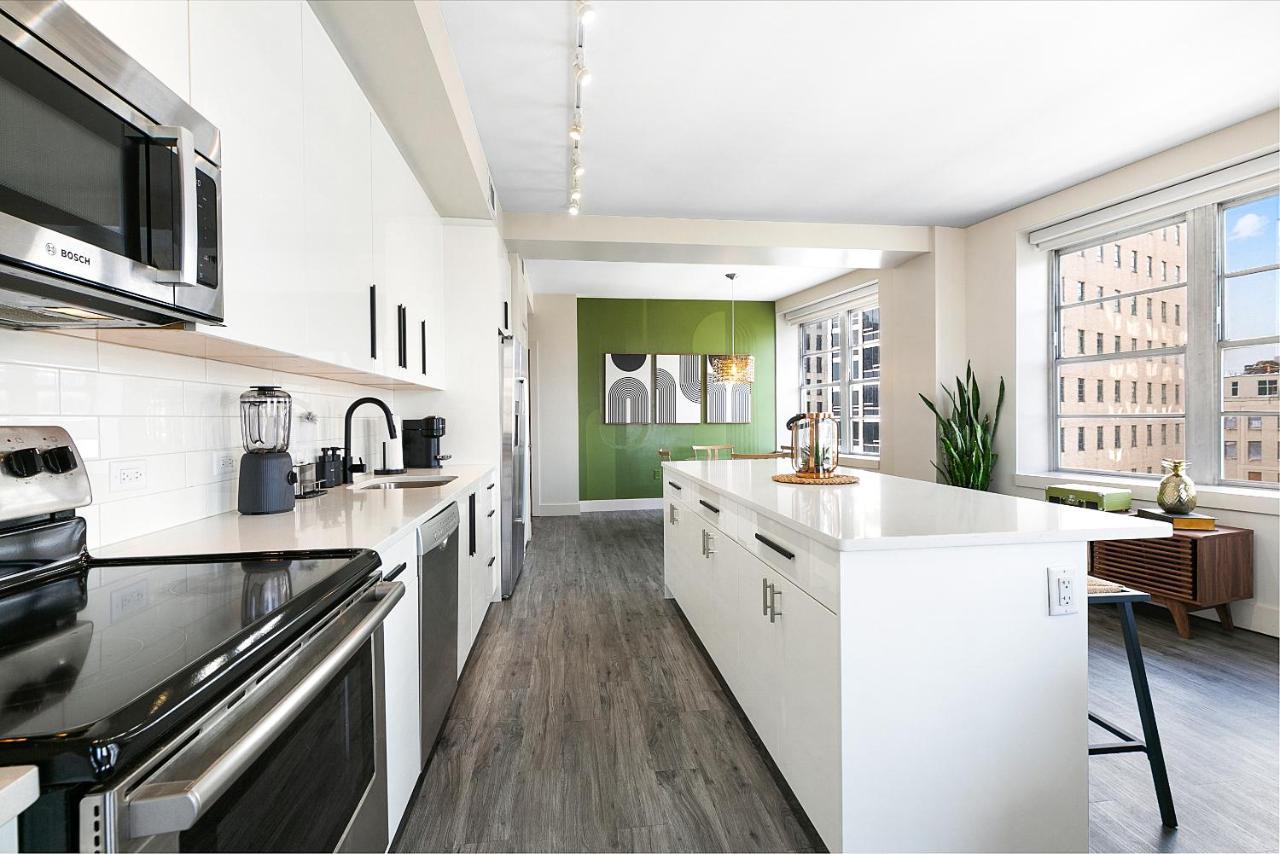 Luxury 2-Bedroom Condo Steps Away From The French Quarter نيو أورلينز المظهر الخارجي الصورة
