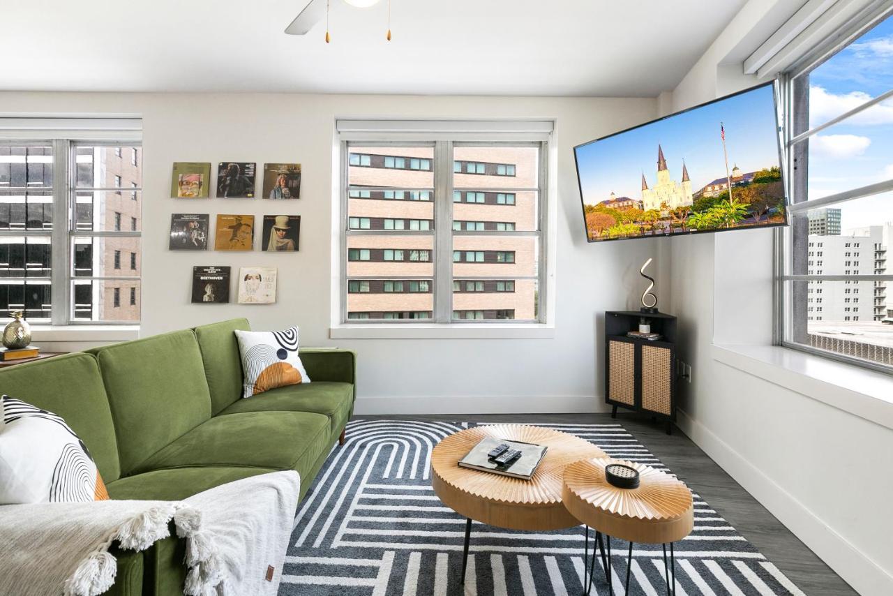 Luxury 2-Bedroom Condo Steps Away From The French Quarter نيو أورلينز المظهر الخارجي الصورة