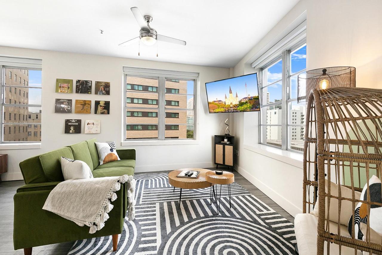 Luxury 2-Bedroom Condo Steps Away From The French Quarter نيو أورلينز المظهر الخارجي الصورة