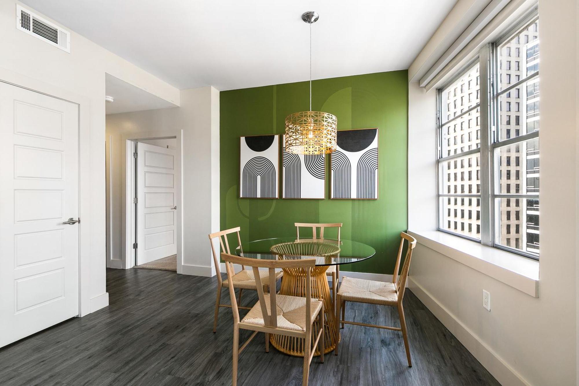 Luxury 2-Bedroom Condo Steps Away From The French Quarter نيو أورلينز المظهر الخارجي الصورة