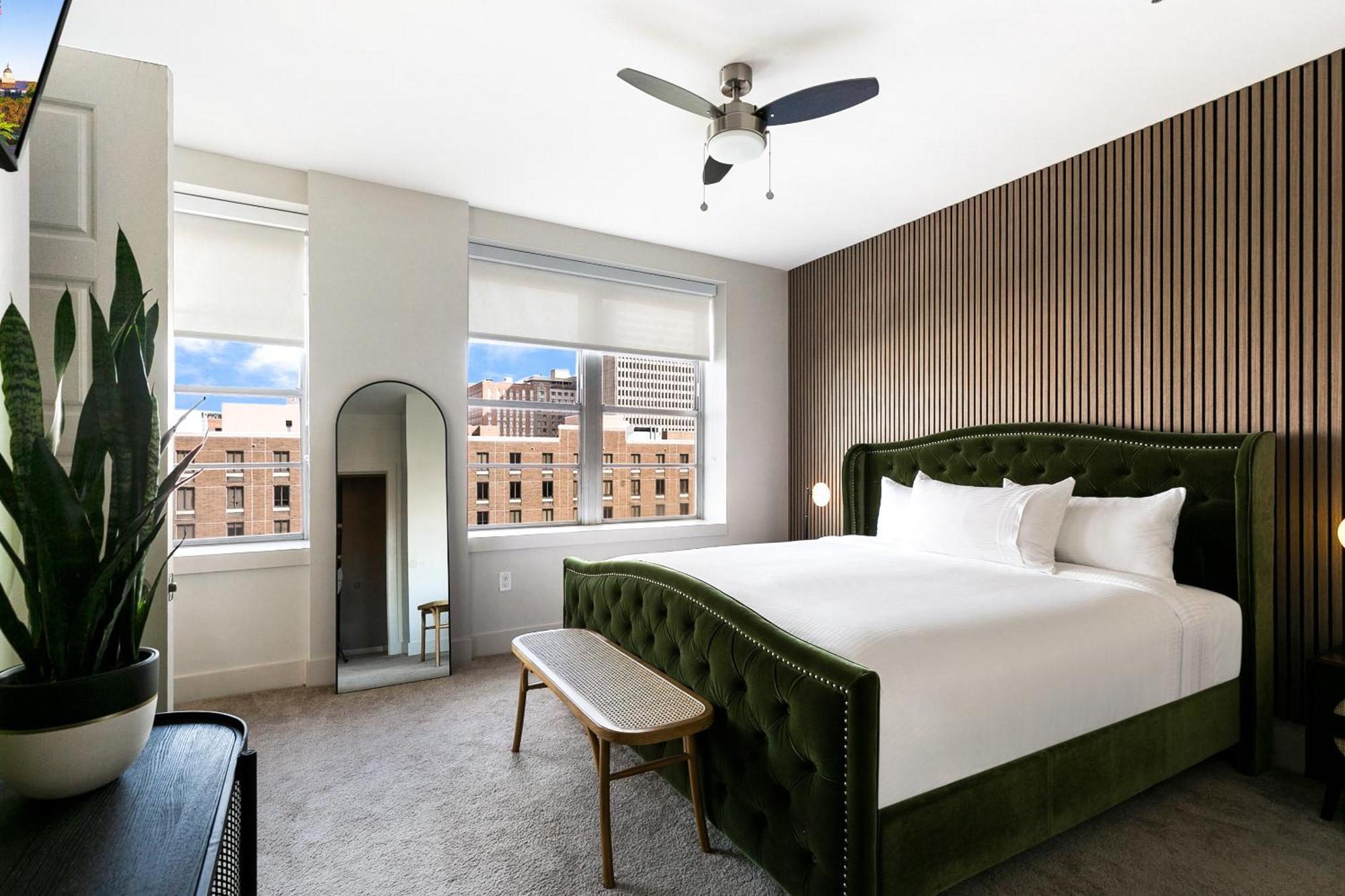 Luxury 2-Bedroom Condo Steps Away From The French Quarter نيو أورلينز المظهر الخارجي الصورة