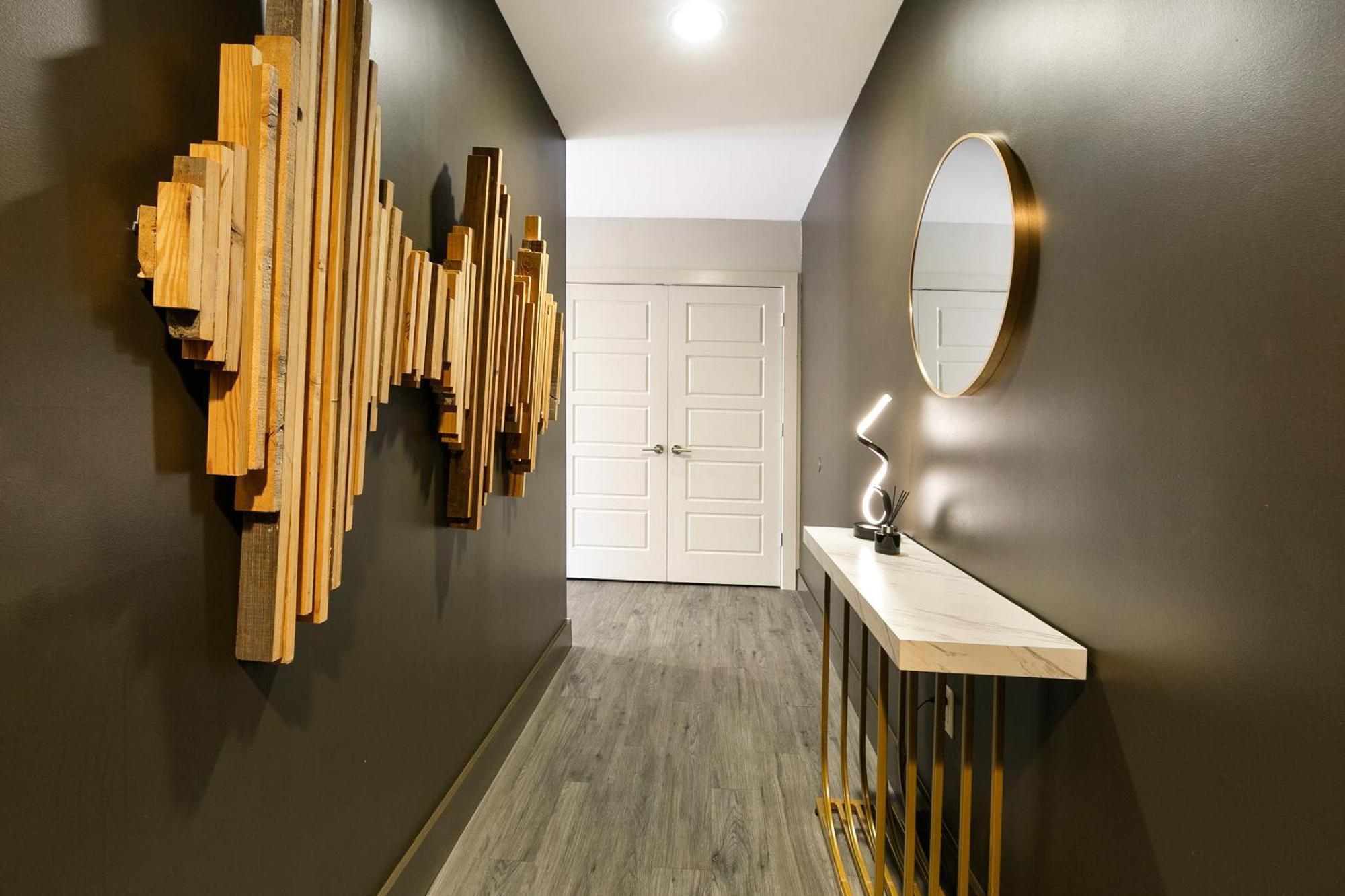 Luxury 2-Bedroom Condo Steps Away From The French Quarter نيو أورلينز المظهر الخارجي الصورة
